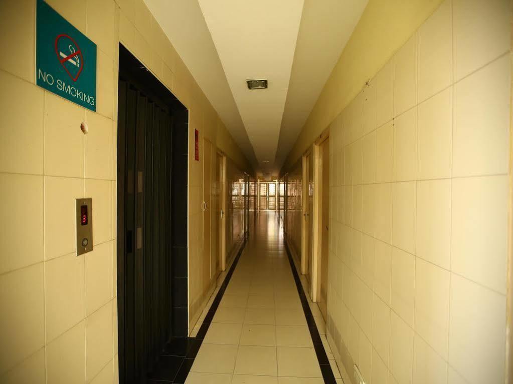 Oyo 968 Hotel Poigai Chennai Eksteriør billede